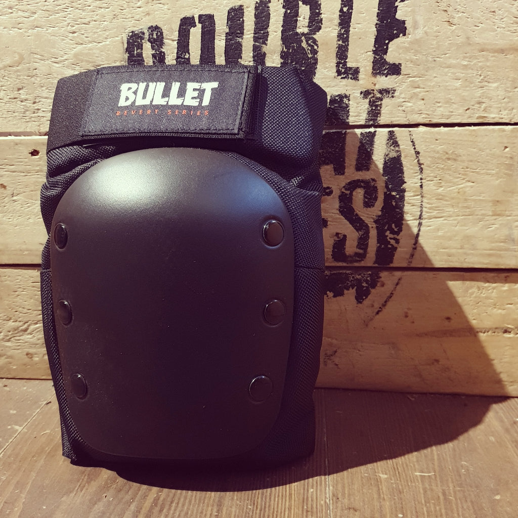Bullet Revert Kneepads - Double Threat Skates
